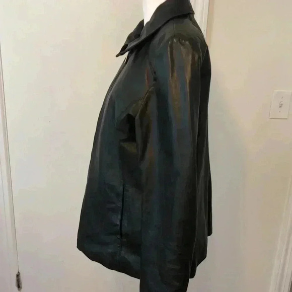 Worthington zippered leather jacket with open side pockets. - Picture 6 of 9